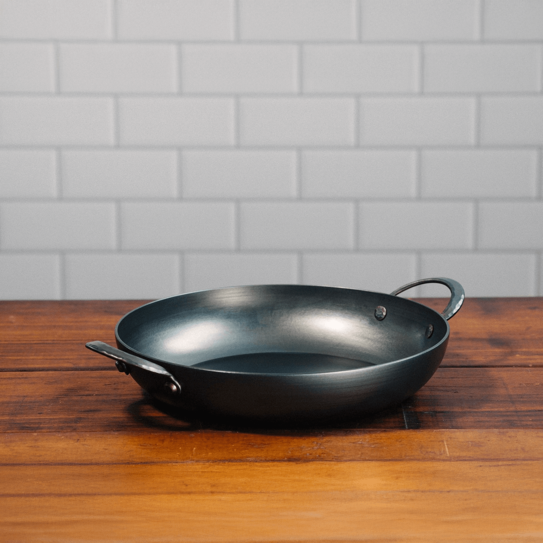 pâtissier tradition et innovation The Pro Saucier — Loop Handles – Blanc Creatives