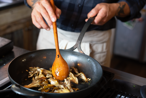Blanc Creatives Pro Skillet