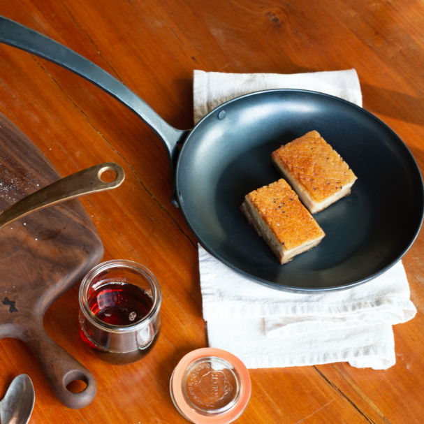Blanc Creatives Pro Skillet